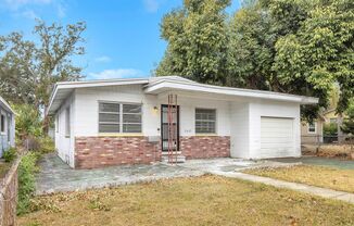 Cute & clean 3/2 with fenced yard