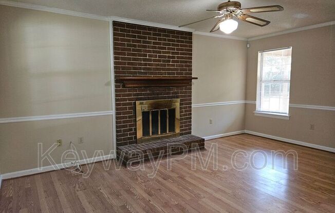 322 LAMPLIGHTER LN