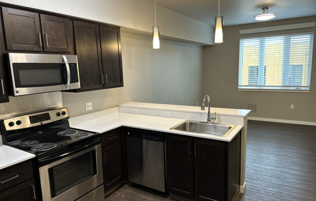 1 bed, 1 bath, 563 sqft, $1,674, Unit 511