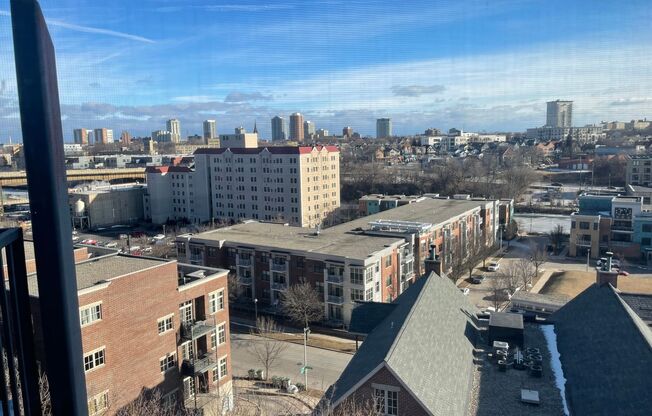 2 beds, 1 bath, 856 sqft, $1,900, Unit 602