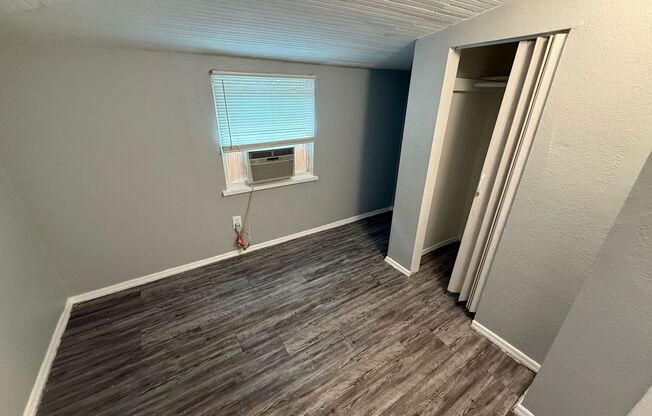 2 beds, 1 bath, $1,600