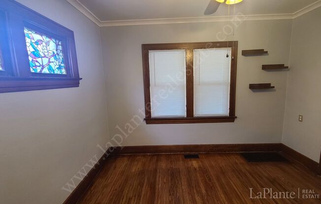 3 beds, 1 bath, $1,300