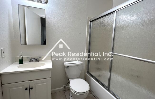 2 beds, 1 bath, $1,425, Unit #4