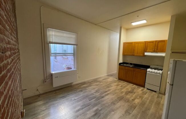 Studio, 1 bath, 400 sqft, $1,235, Unit 307