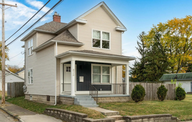 Elegant 3 Bed / 1.5 Bath Renovated Home in the Heart of Southern Orchards