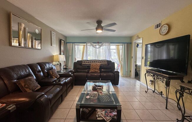 ANNUAL RENTAL - FURNISHED 2 BED / 2 BATH IN CANTERBURY VILLAGE