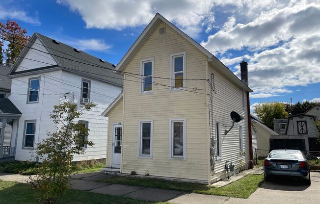 3 beds, 1 bath, $1,799