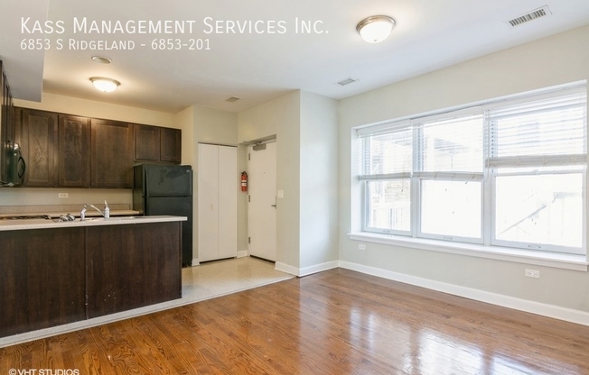 6853 S RIDGELAND