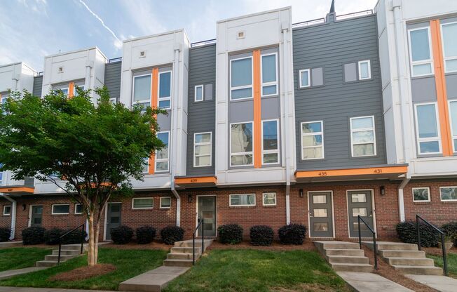 Beautiful Modern Townhome in South End Available 5/1!