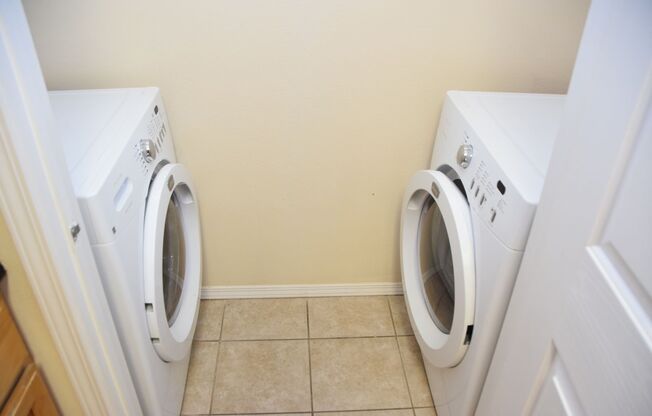 1 bed, 1 bath, $1,250, Unit # 214
