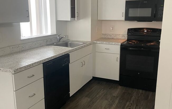 Studio, 1 bath, 400 sqft, $1,200, Unit 203B