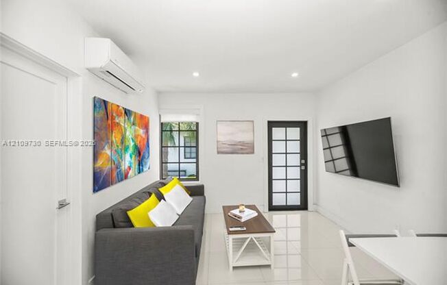 733 Michigan Ave cu-8, Miami Beach, FL 33139