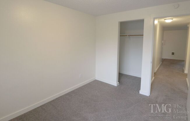 2 beds, 1 bath, 800 sqft, $1,299, Unit 26