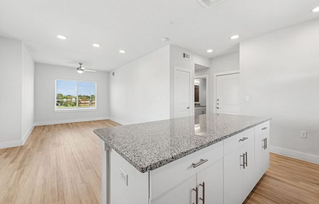 1 bed, 1 bath, 712 sqft, $1,385, Unit 214