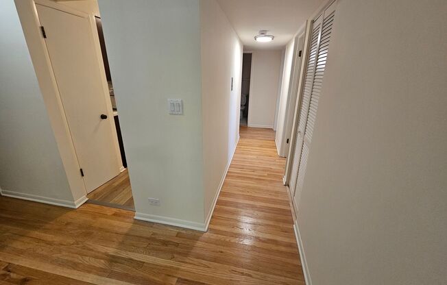 3 beds, 2 baths, 1,600 sqft, $3,195, Unit 402