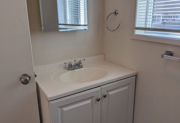 Studio, 1 bath, 550 sqft, $1,164, Unit 3515-24