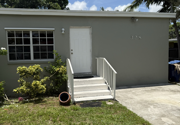 328 S BISCAYNE RIV DR