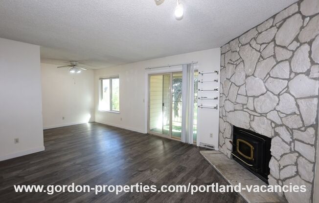 2 beds, 1 bath, $1,395