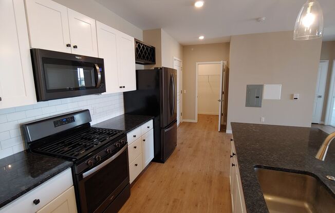 2 beds, 2.5 baths, 1,307 sqft, $2,399, Unit 511