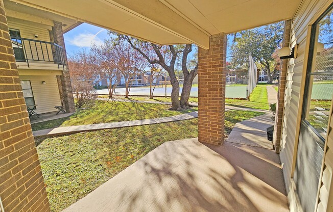 2 beds, 1 bath, 1,062 sqft, $2,395