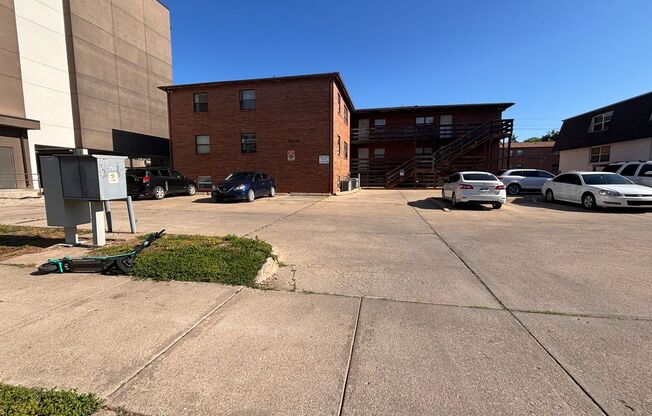 3 beds, 1.5 baths, $1,600, Unit Unit 2