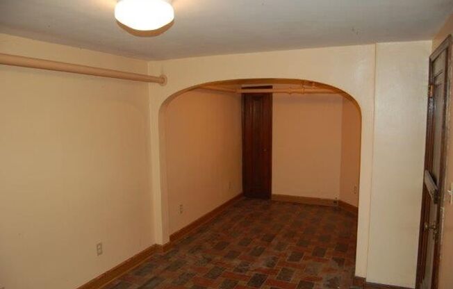 The Lamp House - 4 Br., 3 Bath Home  Available 8/15/2026-8/14/2027