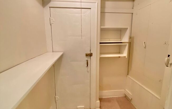 Studio, 1 bath, 437 sqft, $1,395, Unit 003