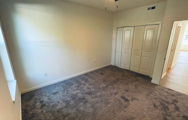 2 beds, 1 bath, 1,025 sqft, $1,600