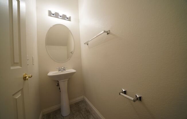 2 beds, 2 baths, $1,595, Unit -Clark County-