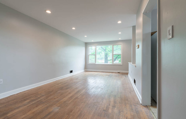 115 WEBSTER ST NE