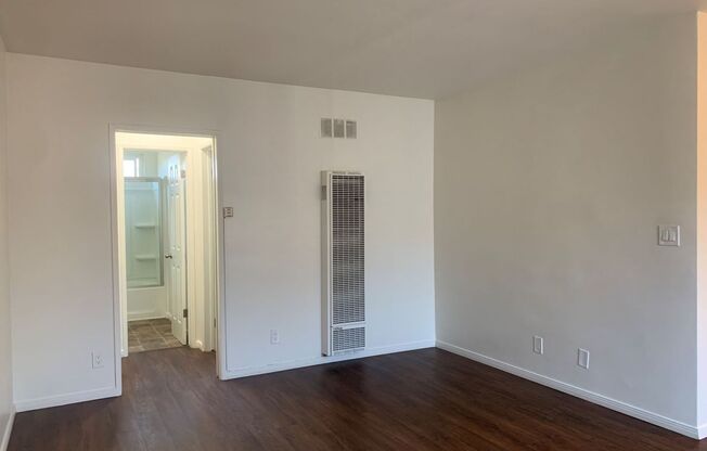 1 bed, 1 bath, 700 sqft, $1,795, Unit 6