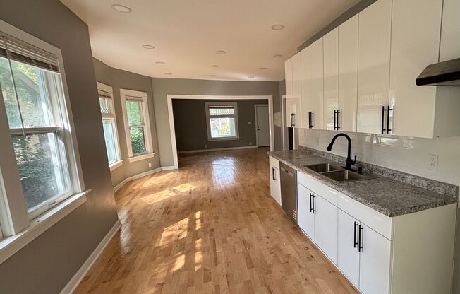 Beautiful 4 Bedroom, 2 Bath House for rent!!