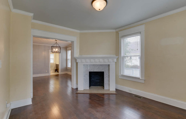 615 W 34 ST