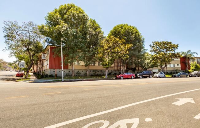 Los Angeles Apartments Building