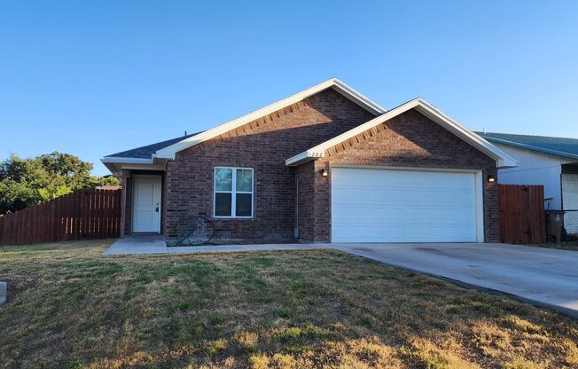 Immaculate home close to Goodfellow!