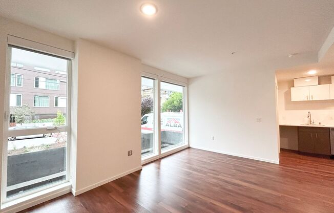 Studio, 1 bath, 450 sqft, $1,475, Unit 108