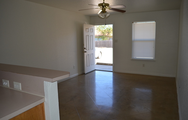 1 bed, 1 bath, 700 sqft, $725, Unit 108 - STILL OCCUPIED BY RESIDENT