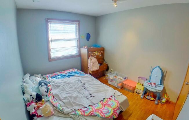 Great Location! 2 Blocks to Campus + Pet-Friendly + Off-Street Parking + Washer & Dryer Included! Available August 5th!