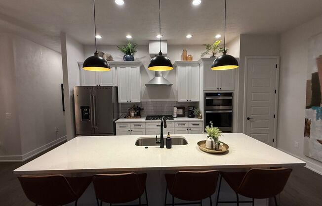 Beautiful Home located in Fairway Pointe