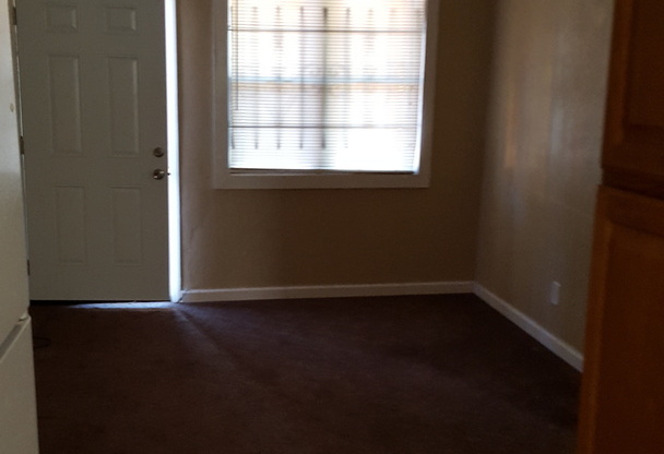 2 beds, 1 bath, 625 sqft, $1,000, Unit 1341B "LEFT"