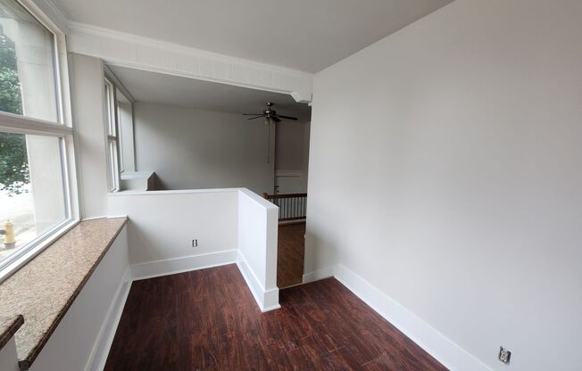 Light and Airy 2 bedroom 1 bathroom apartment with washer/dryer-hook ups in unit!