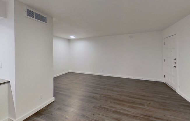 1 bed, 1 bath, 700 sqft, $1,295, Unit LAW7-108