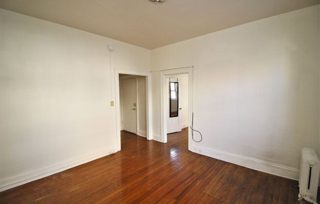 1 bed, 1 bath, 2 sqft, $800, Unit #104