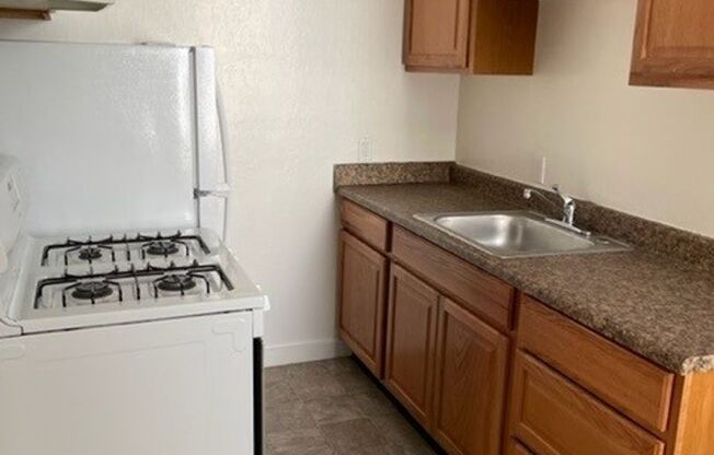 Nice 1-bedroom apartment with modern fixtures and appliances