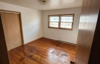 1 bed, 1 bath, $850, Unit APT-4