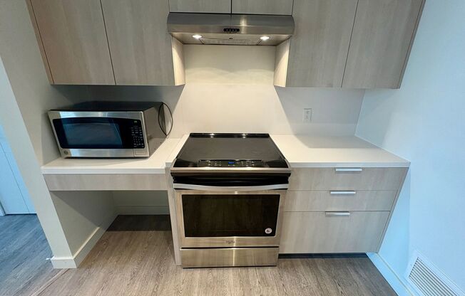 1 bed, 1 bath, 680 sqft, $2,480