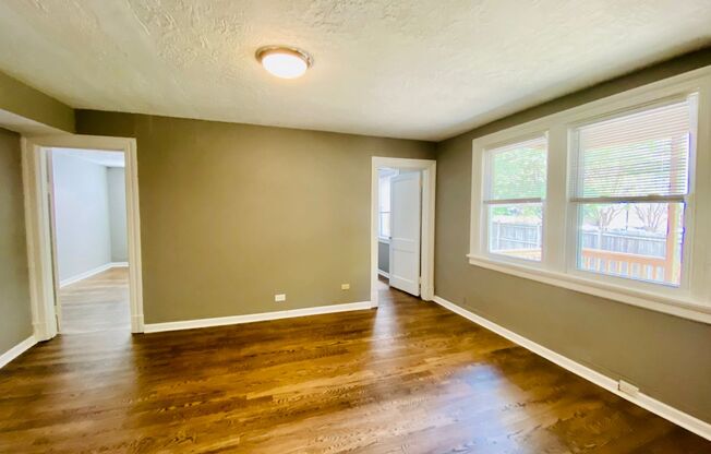 2 beds, 1 bath, $1,495, Unit Apt. 04