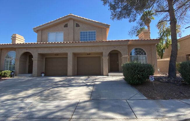 STUNNING 2 BEDROOM TOWN HOME IN HENDERSON!