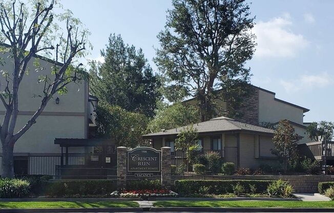 2 beds, 1 bath, $2,495, Unit 142