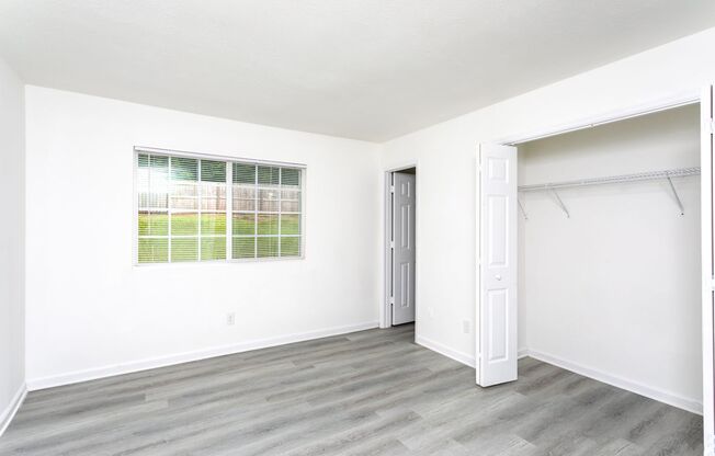 2 beds, 1.5 baths, 1,100 sqft, $980, Unit 103J